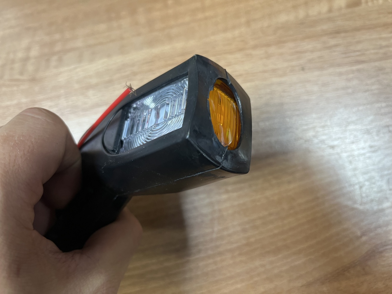 Купить фонарь габаритный (контурный) для прицепа (рога) левый по цене 1 100 р.. Низкие цены. Большой выбор. Доставка по всей России. Интернет-магазин в Москве. Только положительные отзывы!