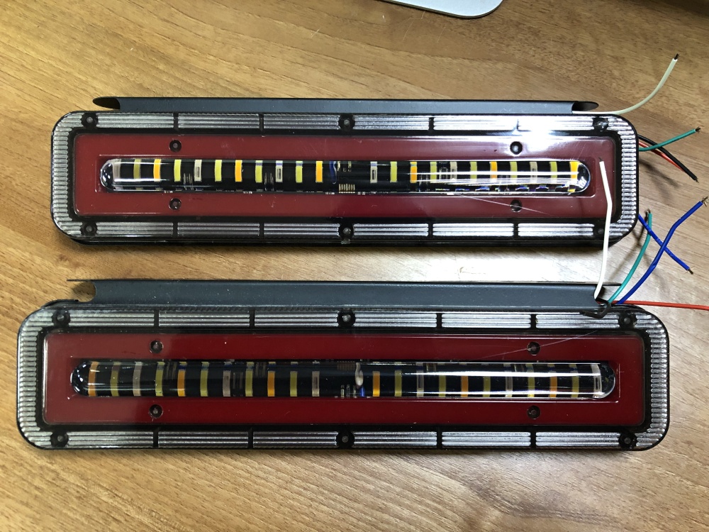 Купить комплект задних светодиодных led фонарей легкового прицепа (2 шт) по цене 3 500 р.. Низкие цены. Большой выбор. Доставка по всей России. Интернет-магазин в Москве. Только положительные отзывы!