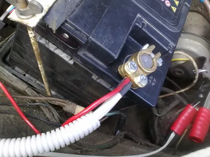 Купить плюс от зажигания (для зарядки аккумулятора автодома) - провода, реле, предохранители по цене 5 751 р.. Низкие цены. Большой выбор. Доставка по всей России. Интернет-магазин в Москве. Только положительные отзывы!