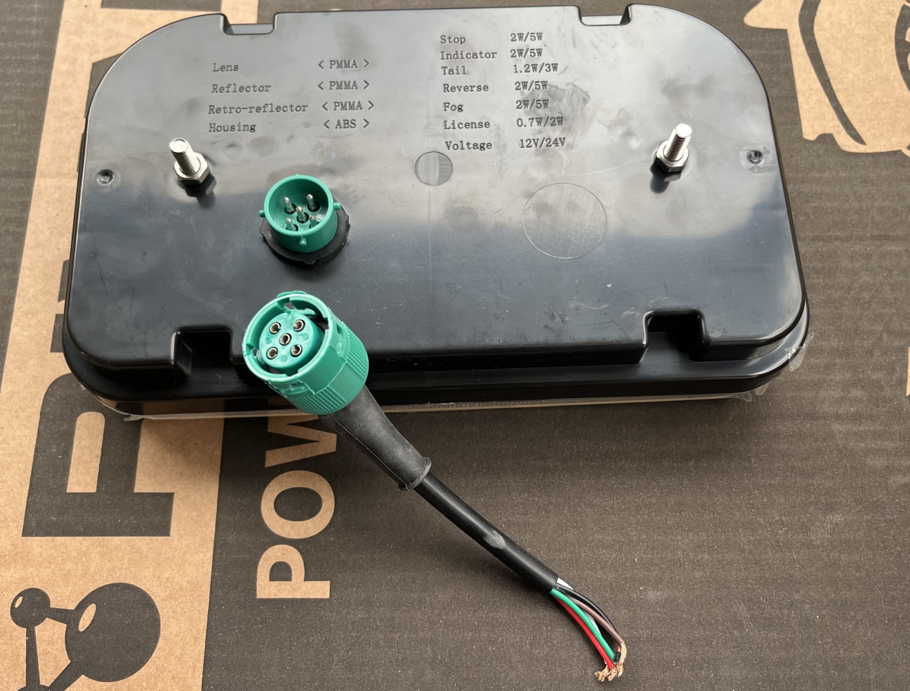 Купить фонарь светодиодный для прицепа с треугольником байонет провод левый по цене 2 500 р.. Низкие цены. Большой выбор. Доставка по всей России. Интернет-магазин в Москве. Только положительные отзывы!