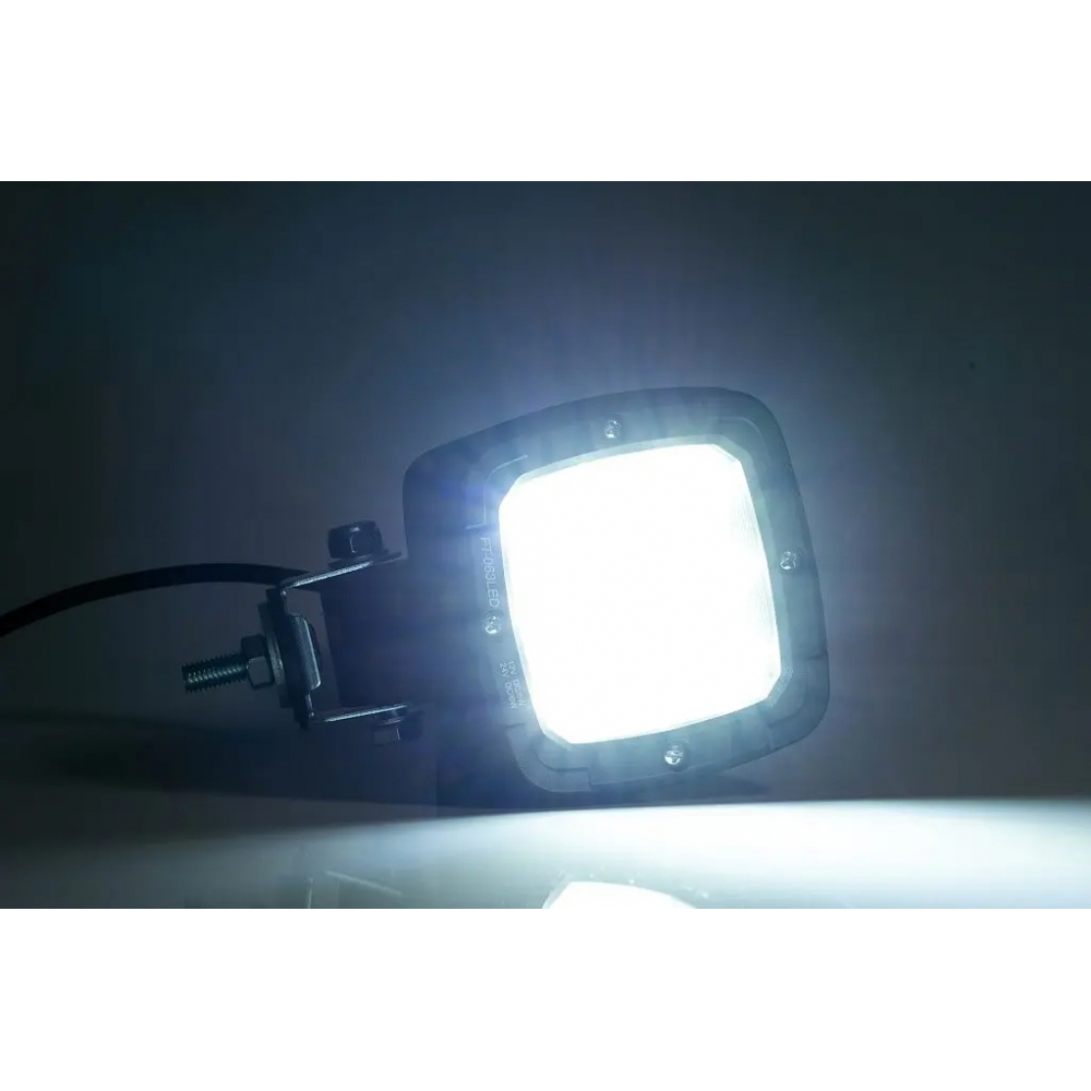 Купить светодиодная фара рабочего света fristom ft-063 led c проводом 1,5 метра по цене 2 522 р.. Низкие цены. Большой выбор. Доставка по всей России. Интернет-магазин в Москве. Только положительные отзывы!