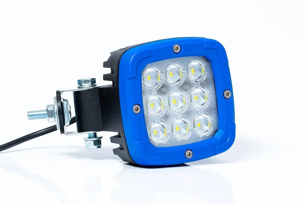 Купить светодиодная фара рабочего света fristom ft-036 ds led alu 2800 с разъемом deutsch по цене . Низкие цены. Большой выбор. Доставка по всей России. Интернет-магазин в Москве. Только положительные отзывы!