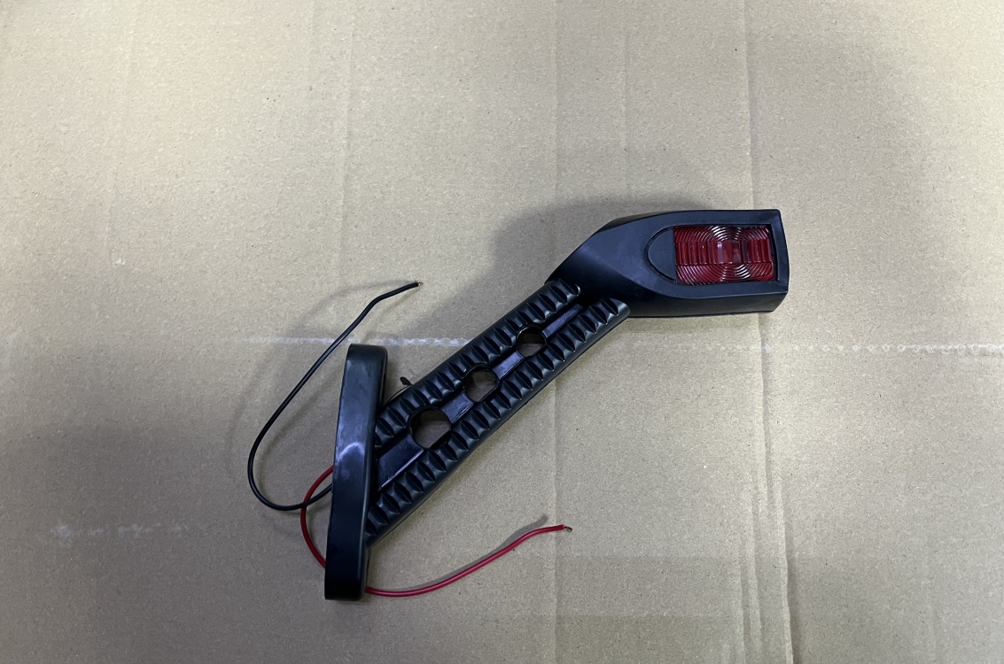 Купить фонарь габаритный (контурный) для прицепа (рога) правый по цене 1 100 р.. Низкие цены. Большой выбор. Доставка по всей России. Интернет-магазин в Москве. Только положительные отзывы!