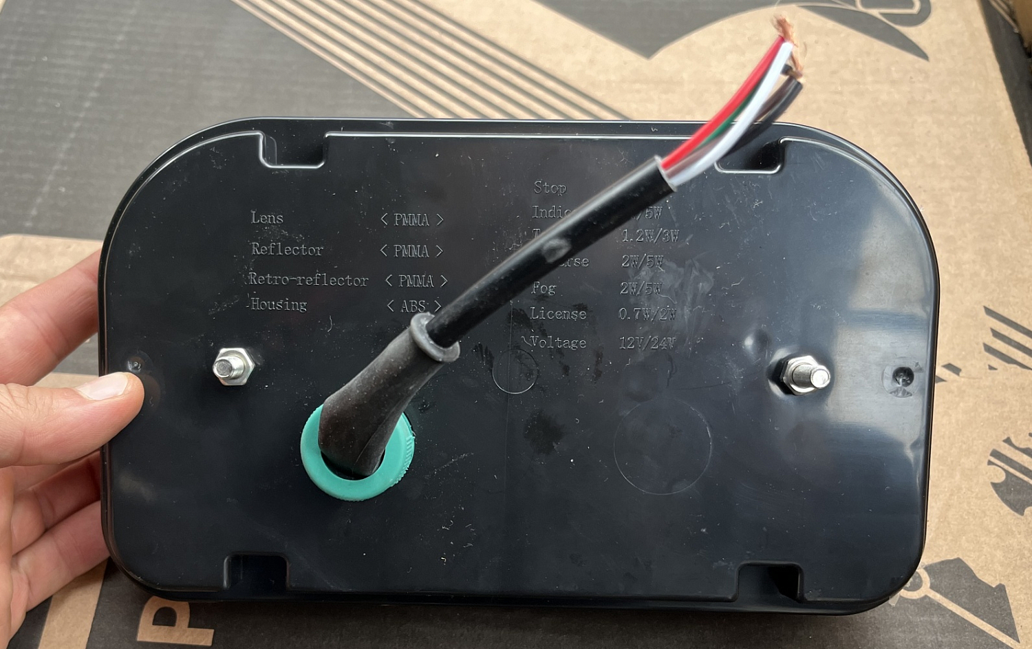 Купить фонарь светодиодный для прицепа с треугольником байонет провод правый по цене 2 500 р.. Низкие цены. Большой выбор. Доставка по всей России. Интернет-магазин в Москве. Только положительные отзывы!