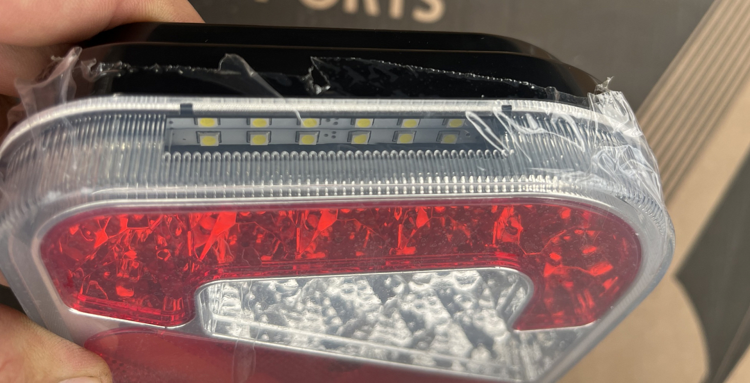 Купить фонарь светодиодный для прицепа с треугольником байонет провод левый по цене 2 500 р.. Низкие цены. Большой выбор. Доставка по всей России. Интернет-магазин в Москве. Только положительные отзывы!