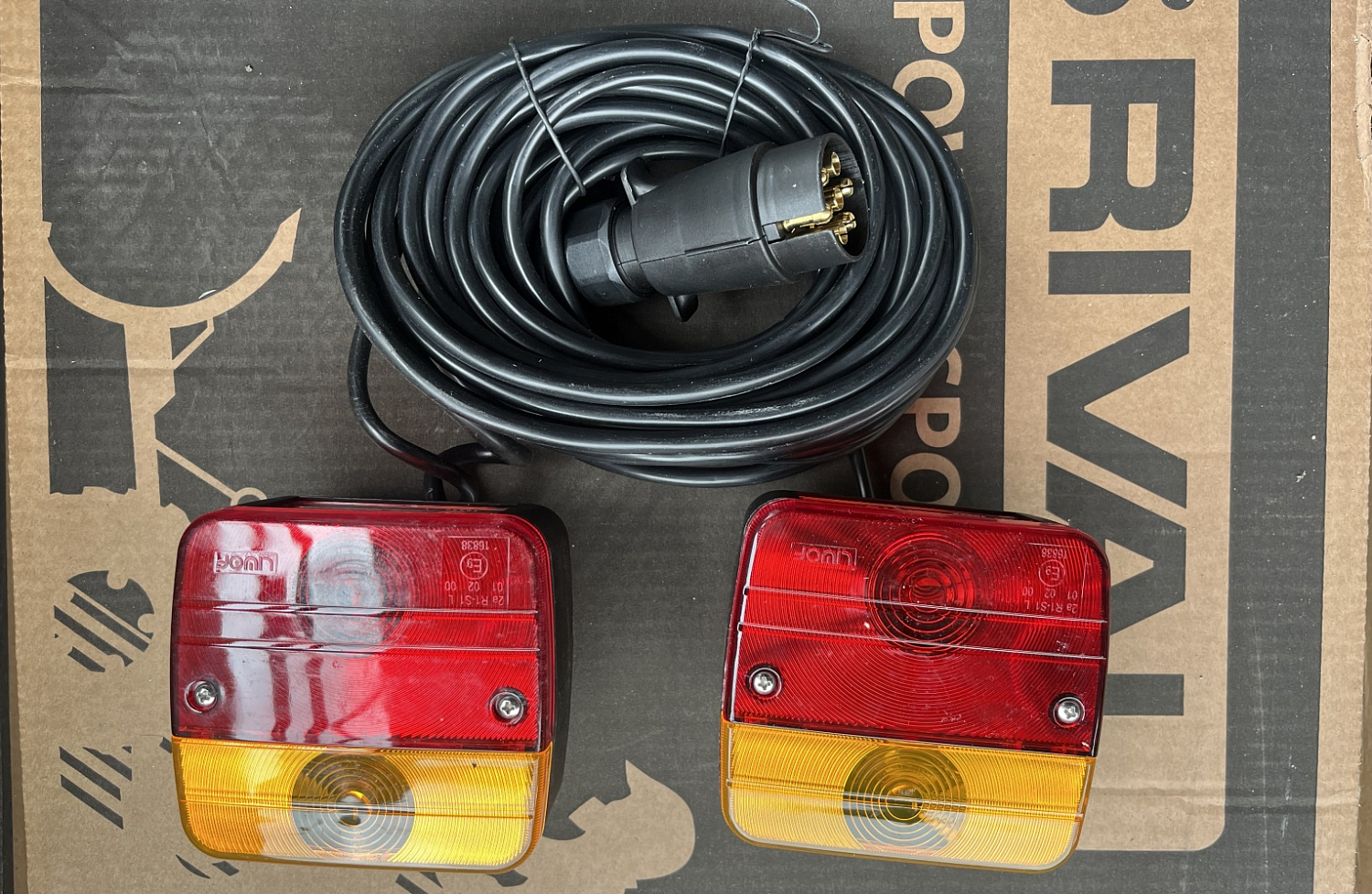 Купить фонари для прицепа с проводкой 7м на магните для лодочного прицепа по цене . Низкие цены. Большой выбор. Доставка по всей России. Интернет-магазин в Москве. Только положительные отзывы!